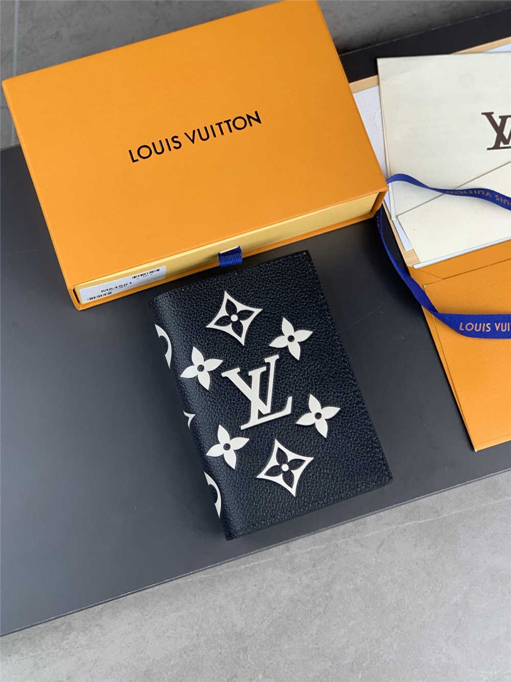 Louis Vuitton wallet M63914  ENVELOPPE CARTE DE VISITE 2025 new 